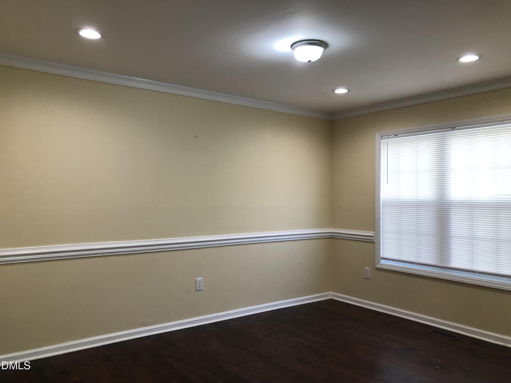 814 Bristol Blue Street - Photo 10