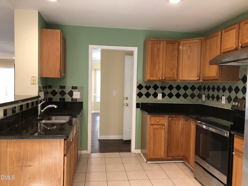 814 Bristol Blue Street - Photo 7