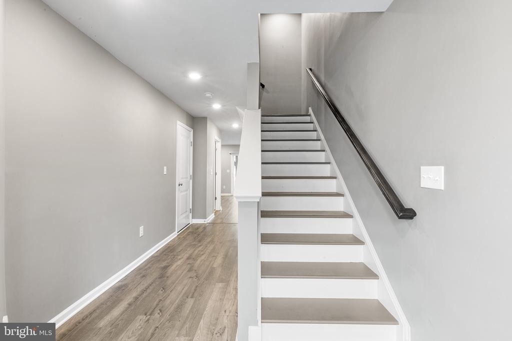 62 Rome Way - Photo 2