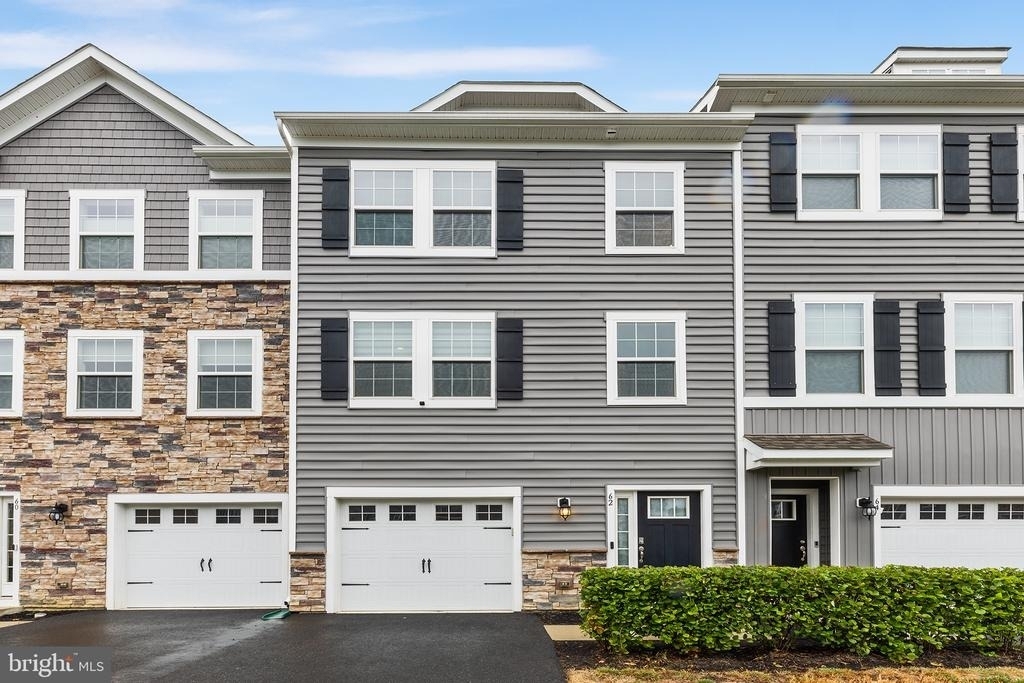 62 Rome Way - Photo 1