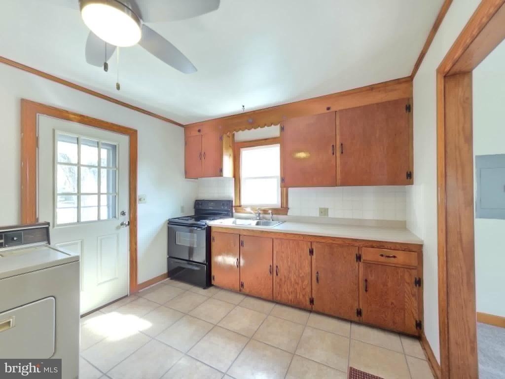 1017 Tyler Avenue - Photo 6