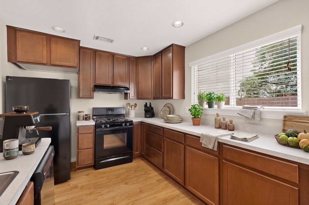 12711 Rampart St - Photo 5