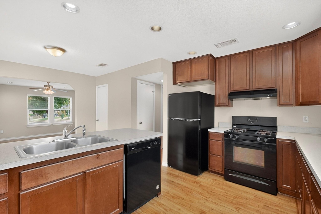 12711 Rampart St - Photo 13