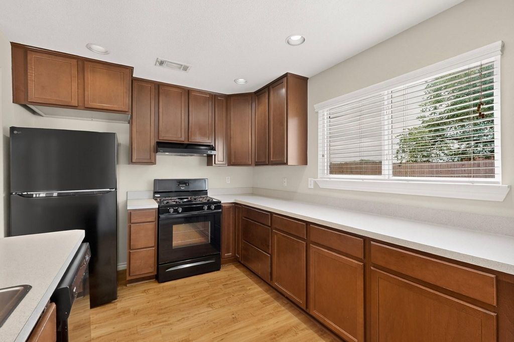 12711 Rampart St - Photo 14
