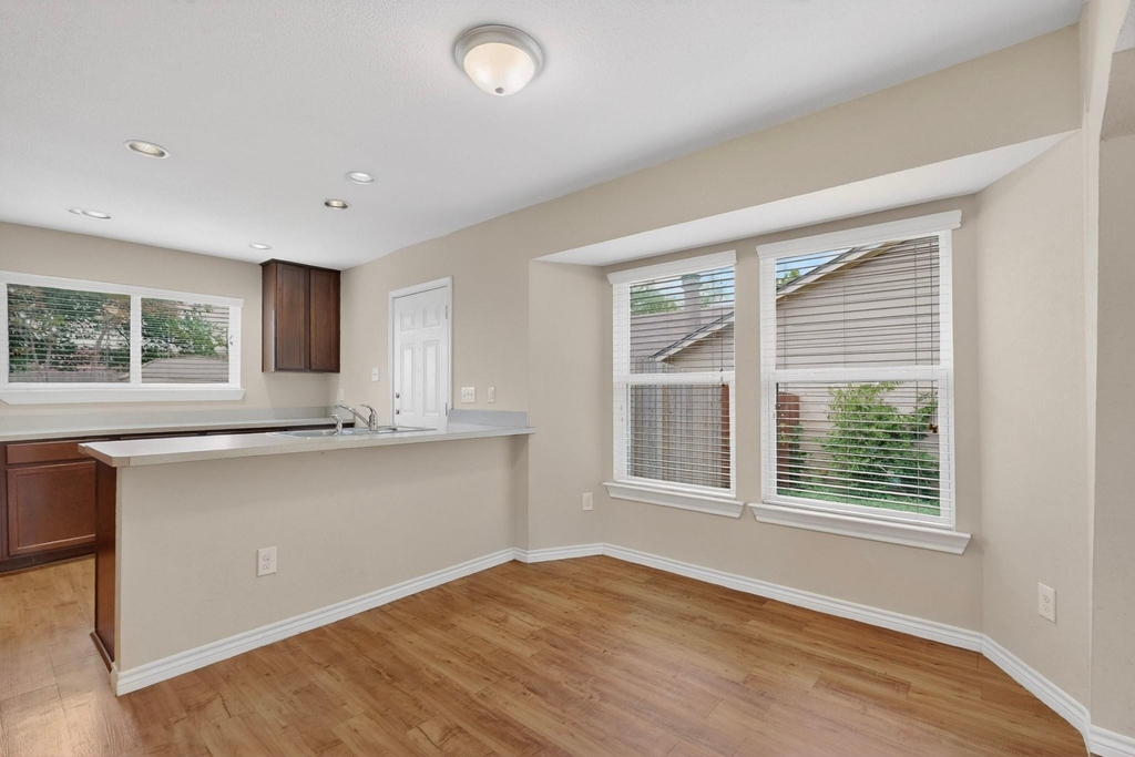 12711 Rampart St - Photo 11