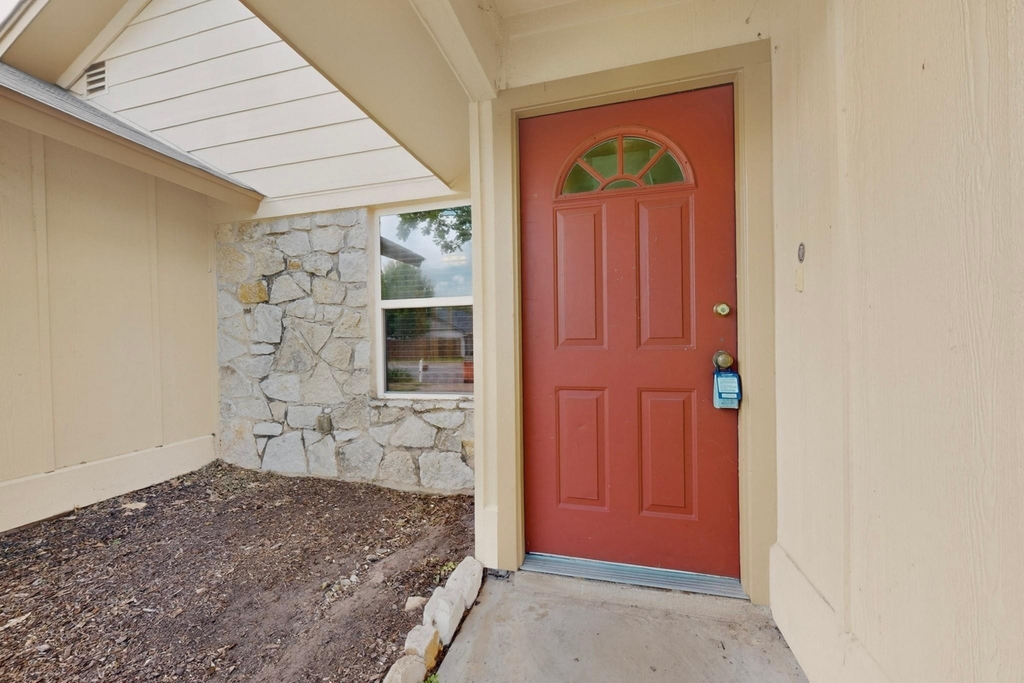12711 Rampart St - Photo 2