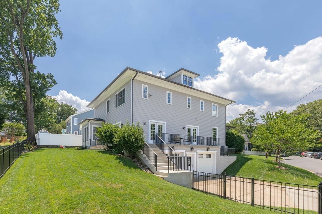 4917 Bayard Boulevard - Photo 5