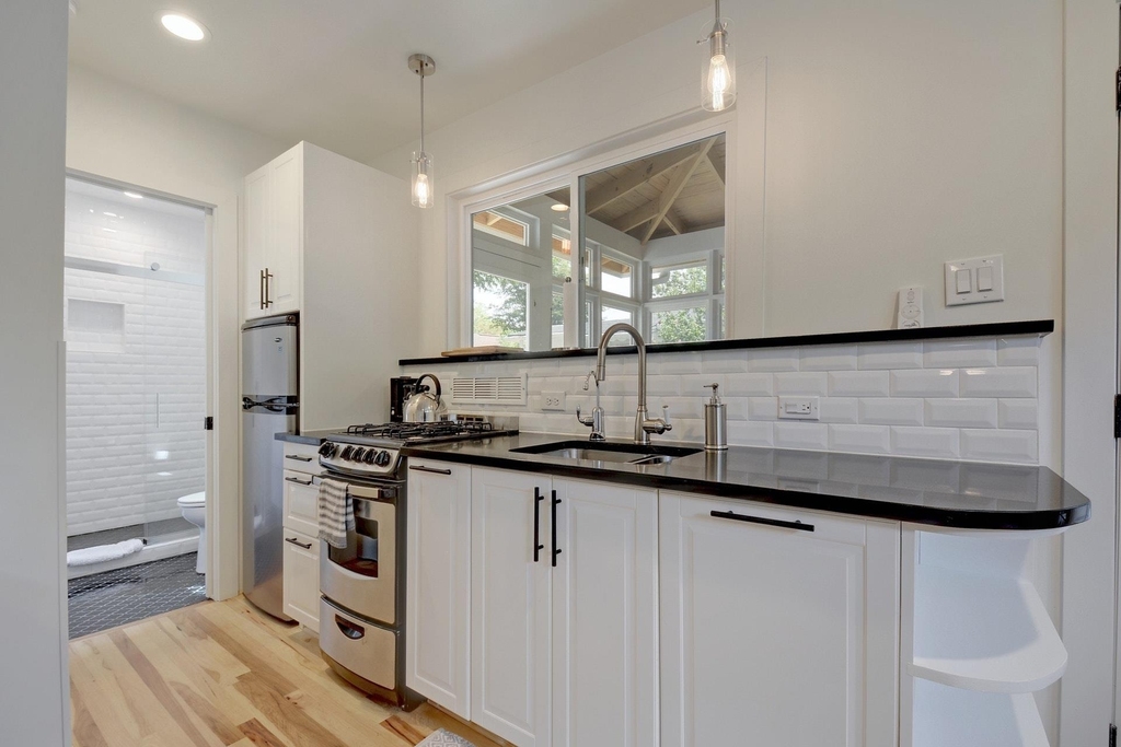 4518 Red River St - Photo 4