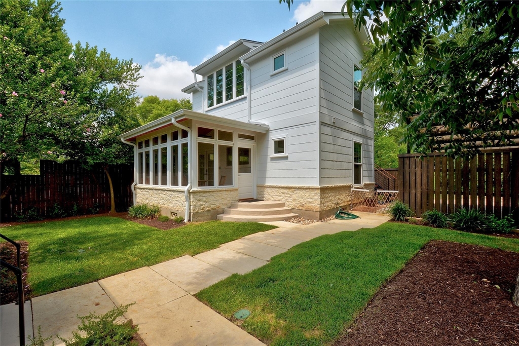 4518 Red River St - Photo 1
