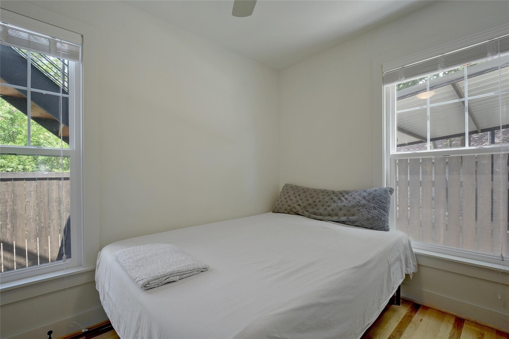 4518 Red River St - Photo 5