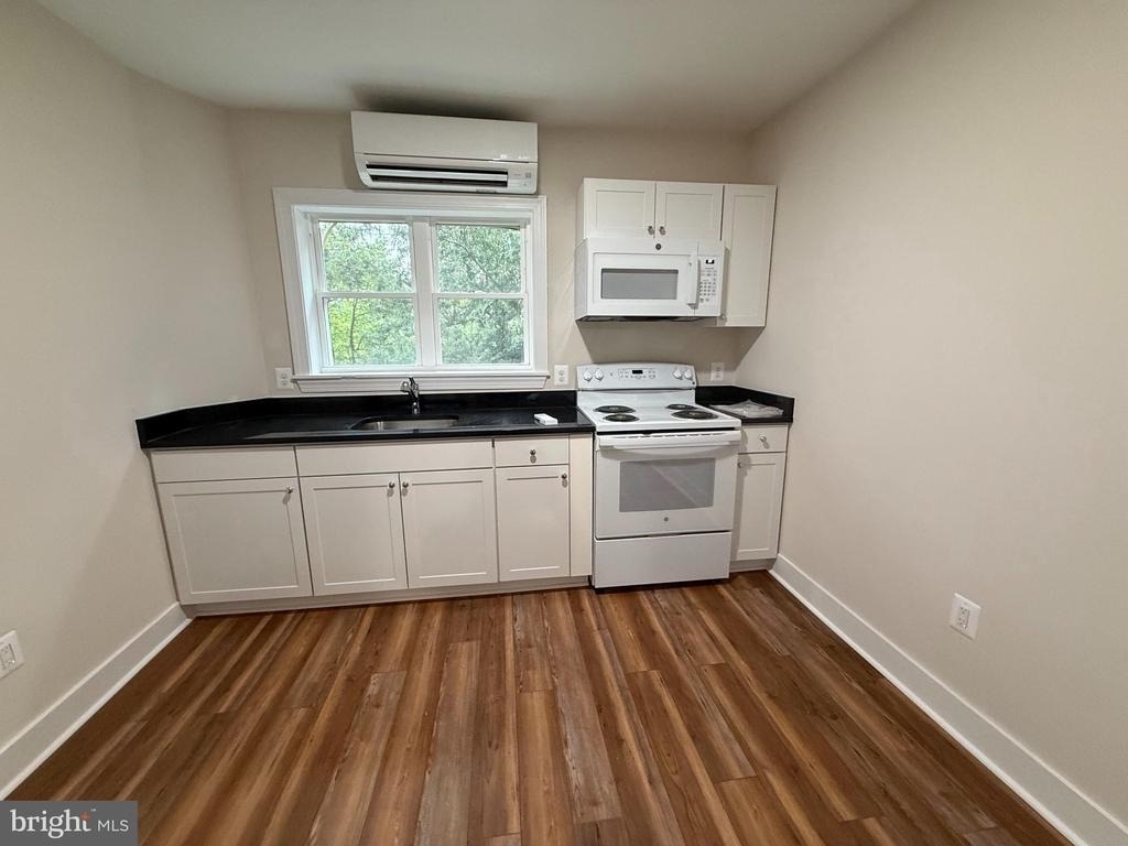 704 Washington Avenue - Photo 2