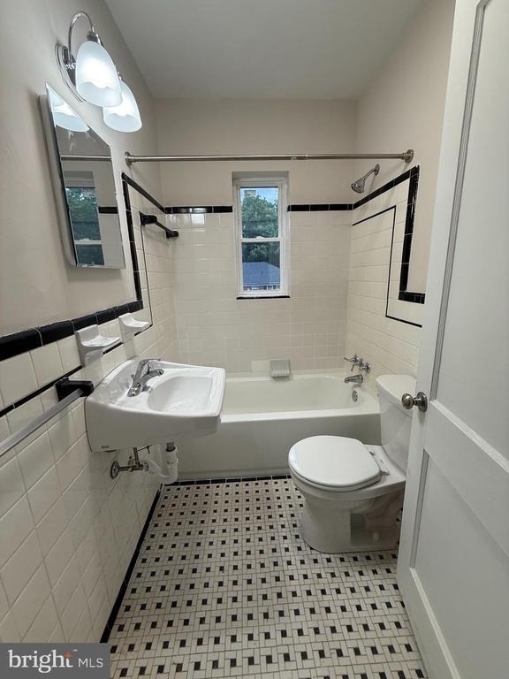 704 Washington Avenue - Photo 3