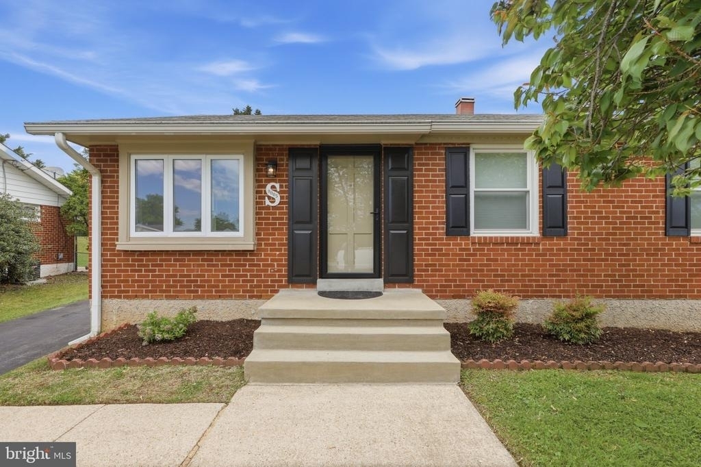 9005 Perring Park Road - Photo 1