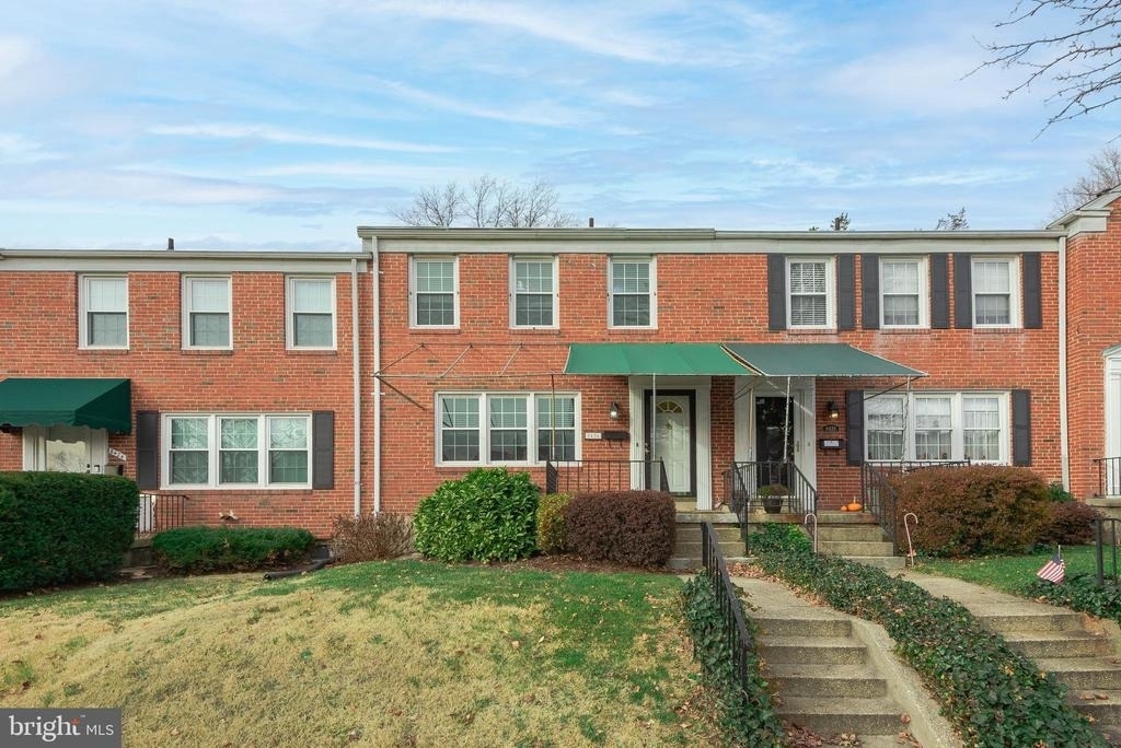 8426 Pleasant Plains - Photo 0