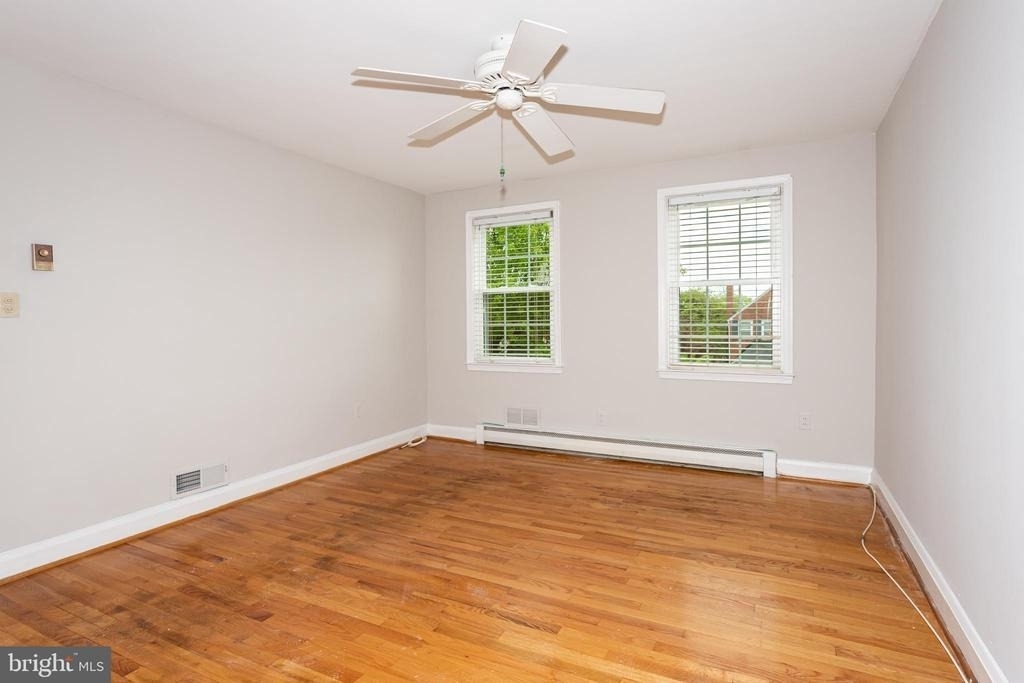 8426 Pleasant Plains - Photo 10