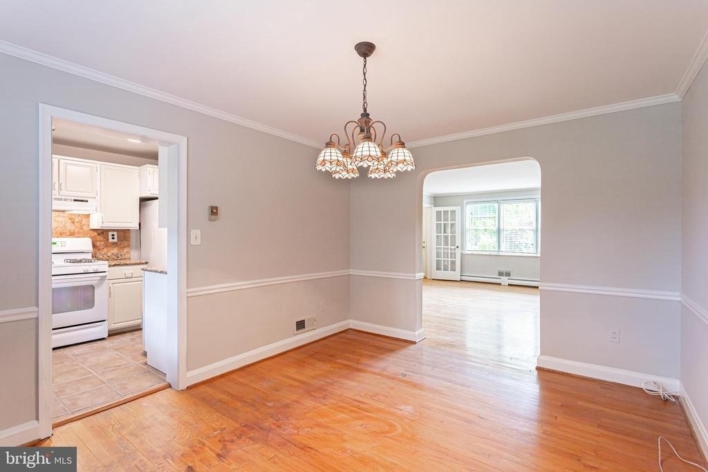 8426 Pleasant Plains - Photo 5