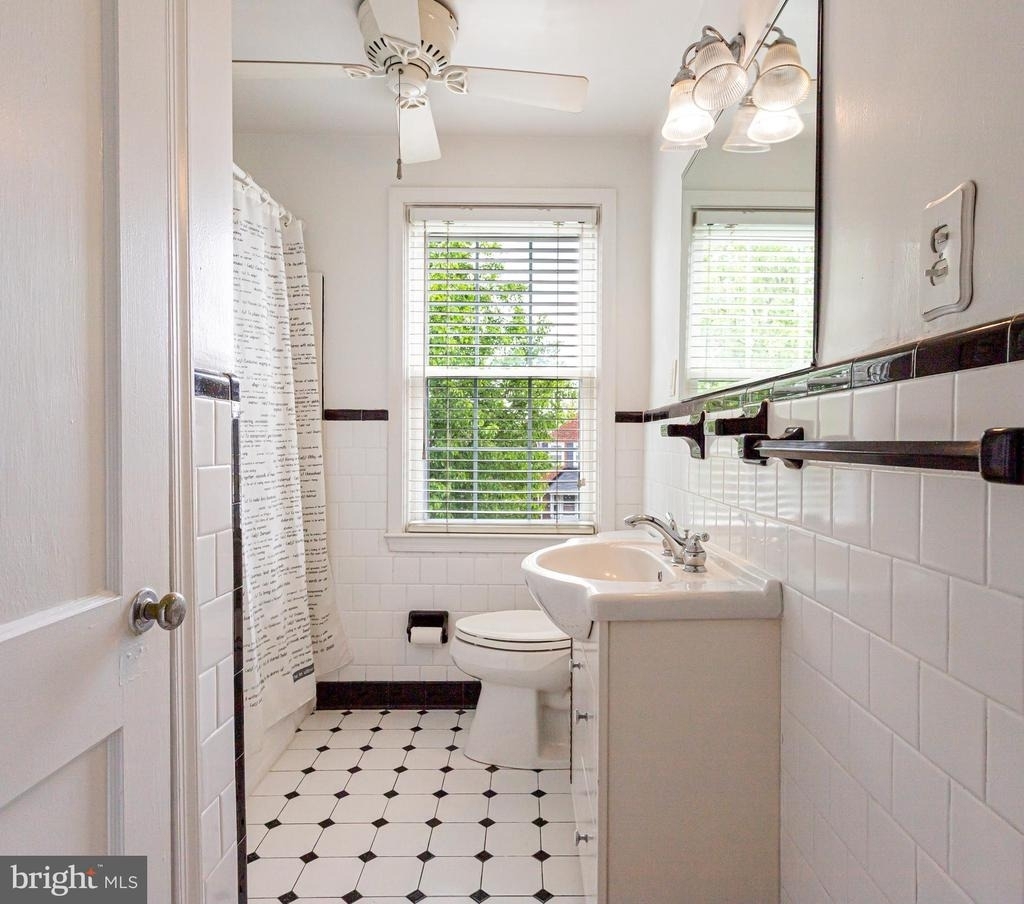 8426 Pleasant Plains - Photo 15