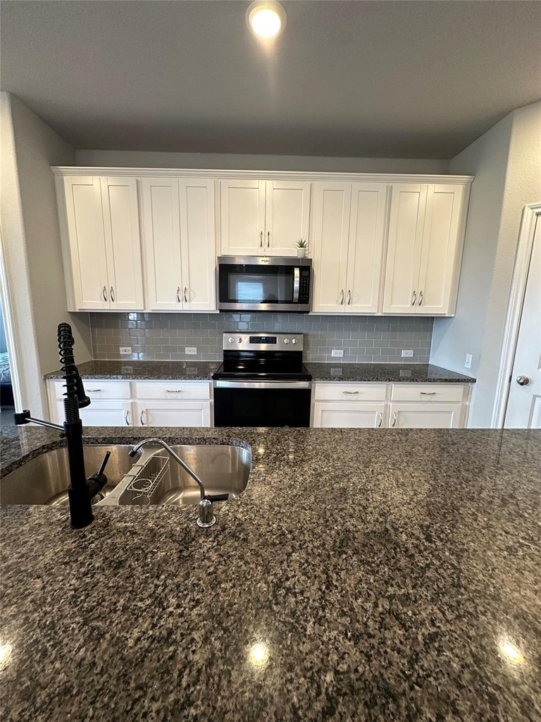 13000 Titanium St - Photo 2