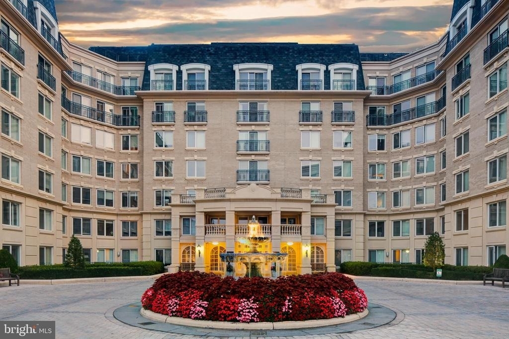 5 Park Place - Photo 0