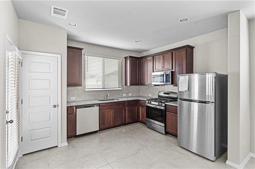 124 Fabion St - Photo 6