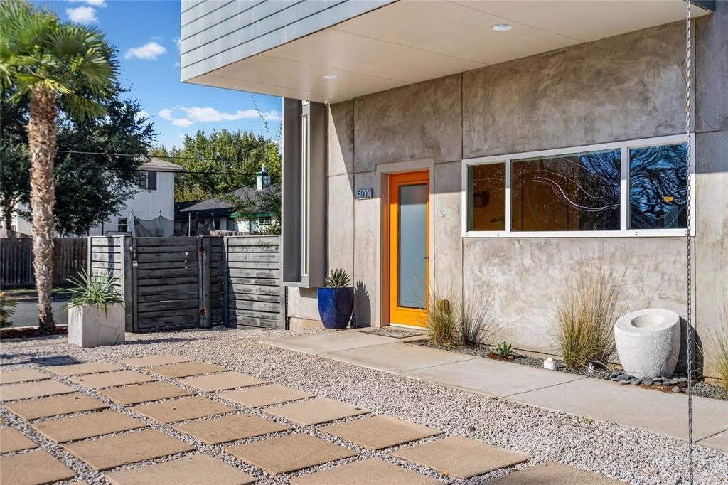 5900 Ventus St - Photo 1
