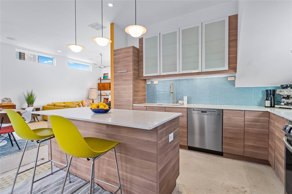 5900 Ventus St - Photo 9