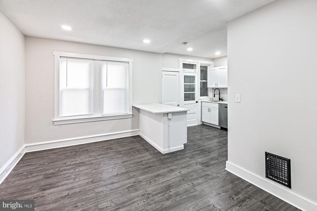 3005 N West Street - Photo 5