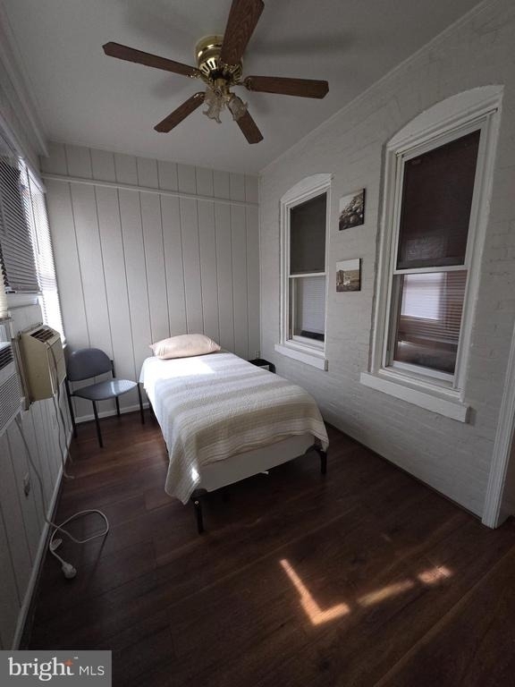 306 W 23rd Street - Photo 2