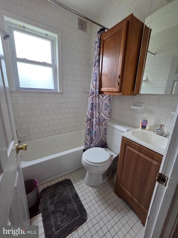 306 W 23rd Street - Photo 9
