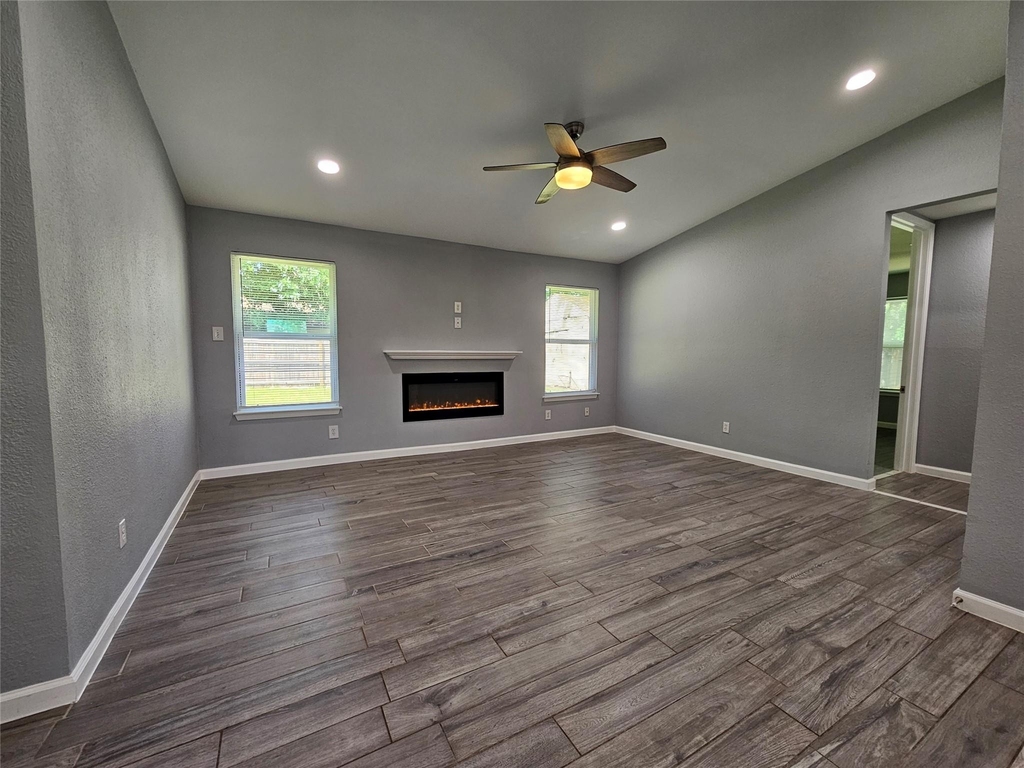 2603 Peach Tree Ln - Photo 4