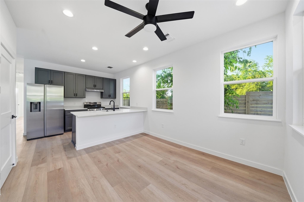 2212 Yellow Jacket Ln - Photo 3