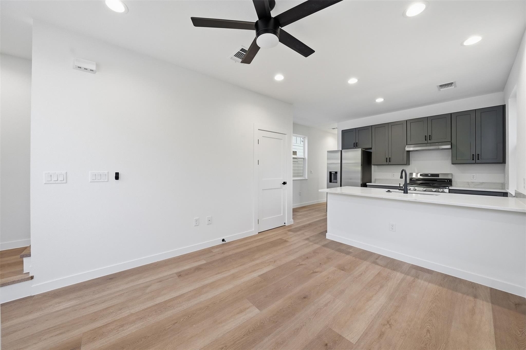 2212 Yellow Jacket Ln - Photo 6