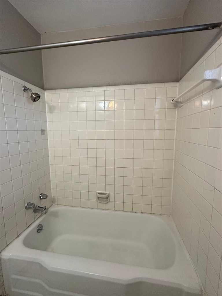 5216 Mccarty W - Photo 3