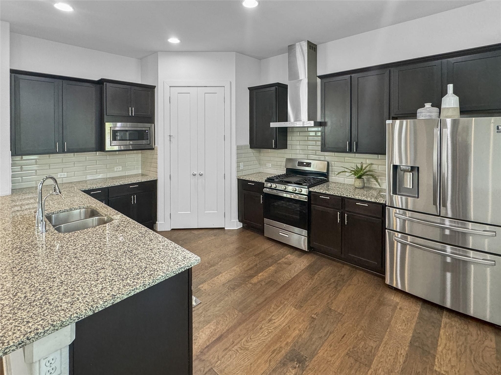 1208 Westborough Ln - Photo 2