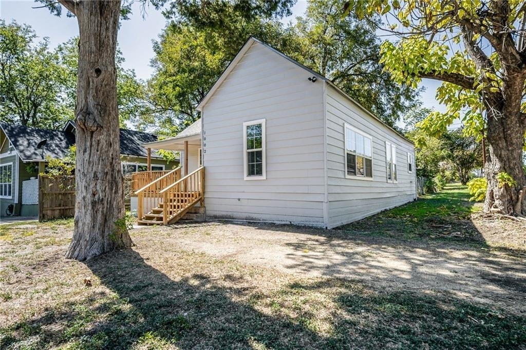 1002 S 2nd St - Photo 1