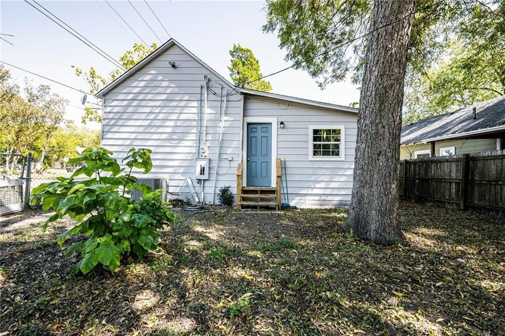 1002 S 2nd St - Photo 2