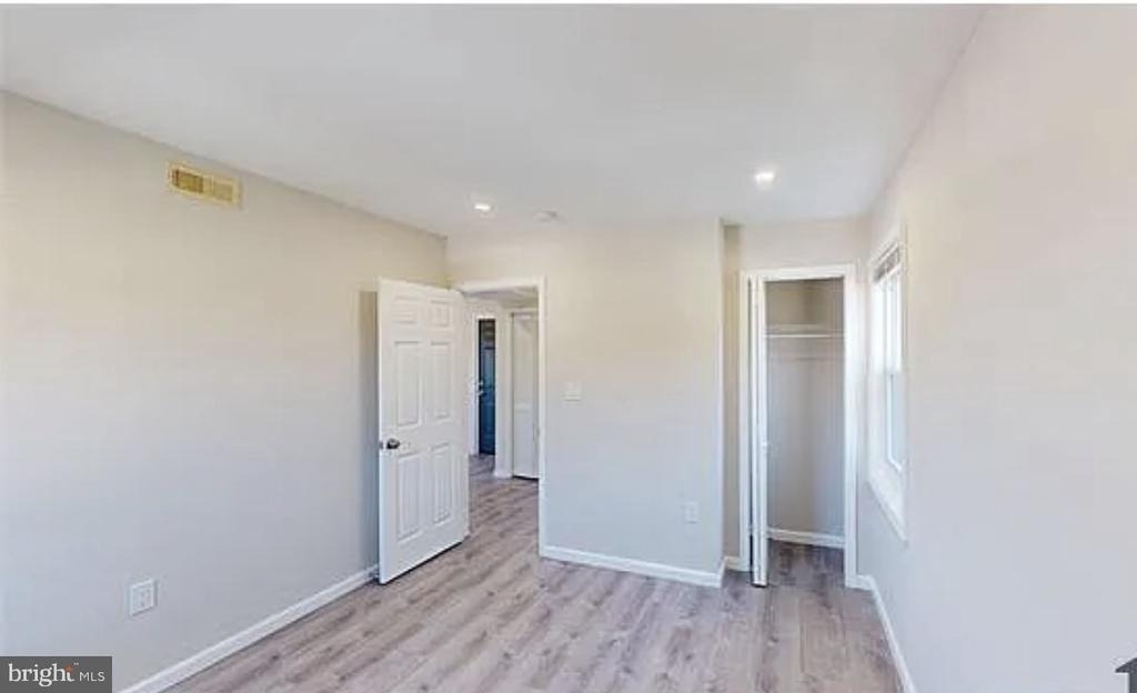 307 Division Avenue Ne - Photo 2