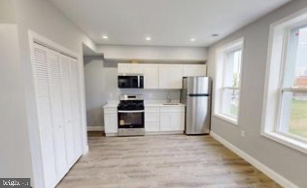 3228 Hiatt Place Nw - Photo 2