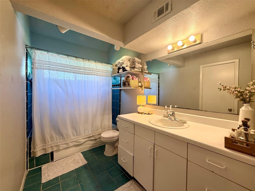 1609 W 11th St - Photo 26