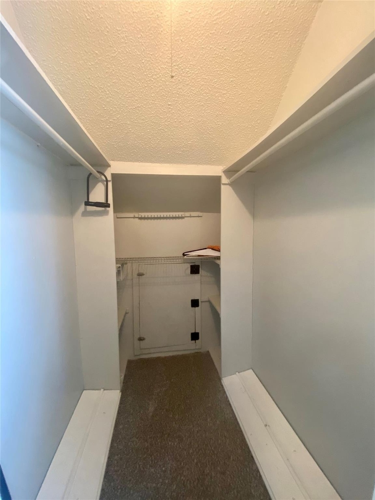 1609 W 11th St - Photo 0