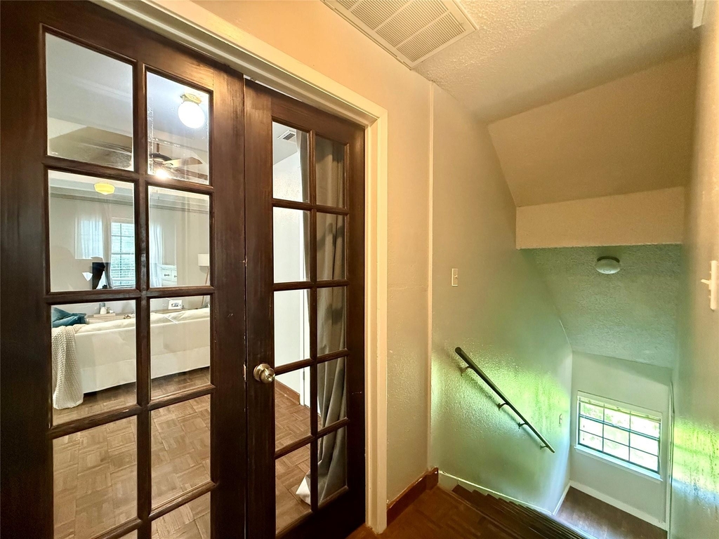 1609 W 11th St - Photo 33