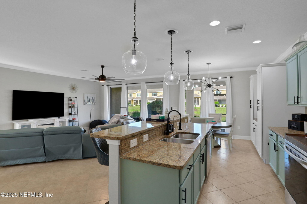 14163 Mahogany Avenue - Photo 5