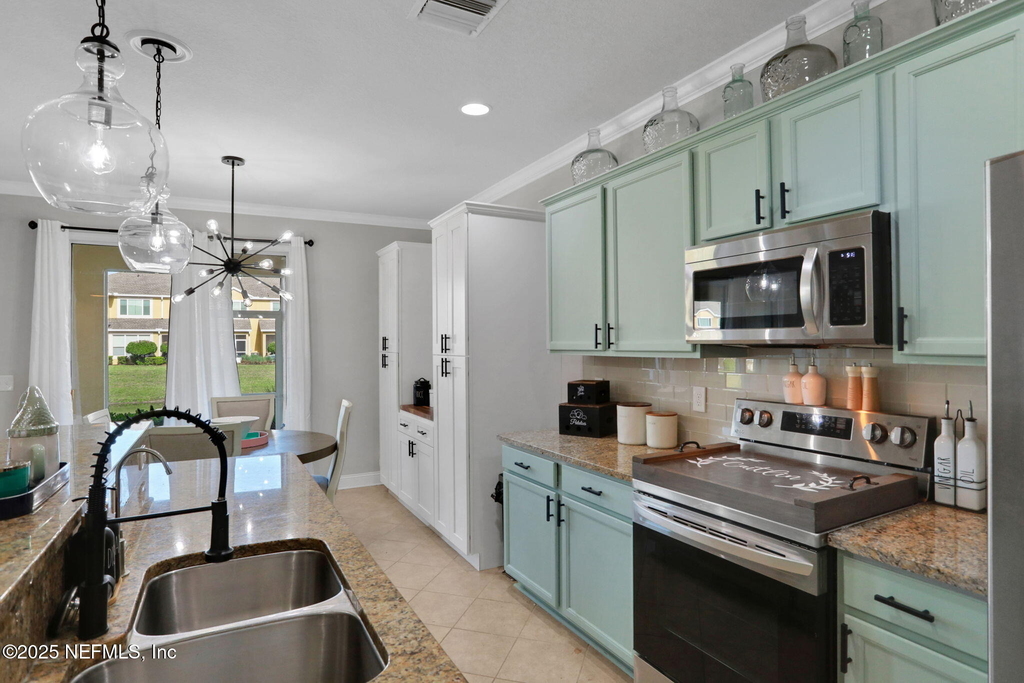14163 Mahogany Avenue - Photo 2