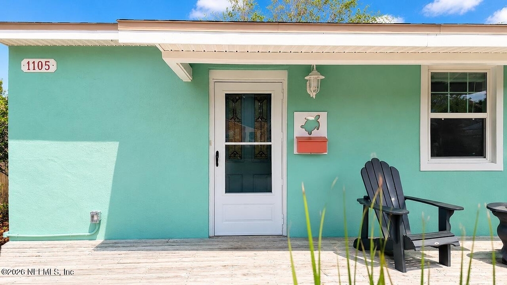 1105 10th Street N - Photo 2