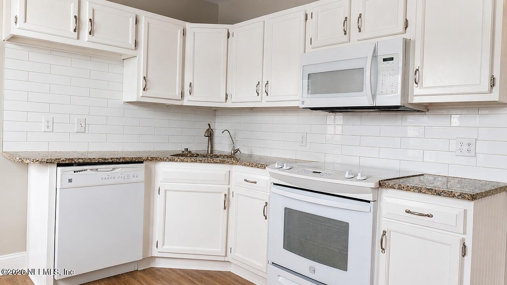 1105 10th Street N - Photo 6