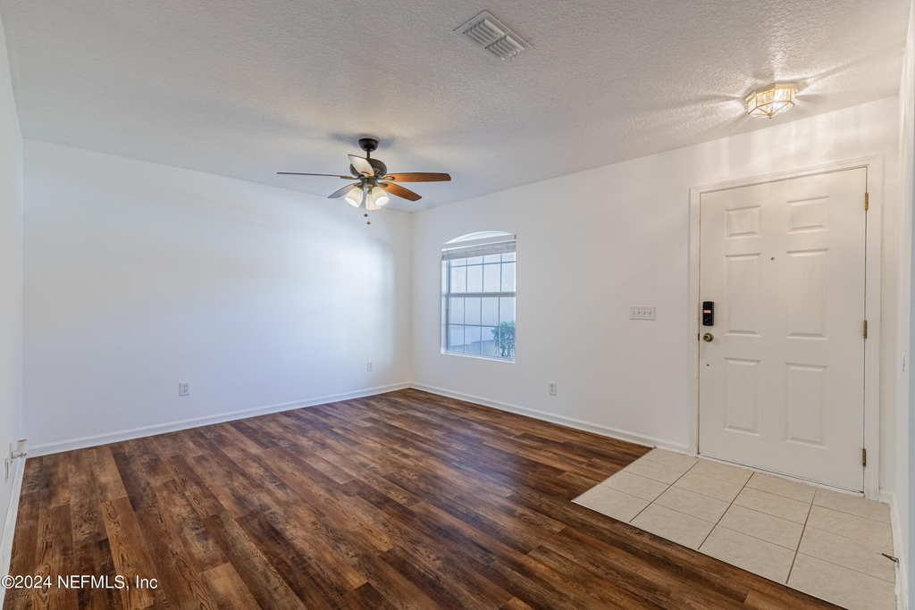 1630 Vineland Circle - Photo 3
