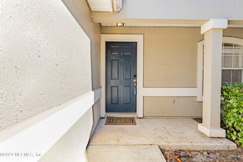 1630 Vineland Circle - Photo 1