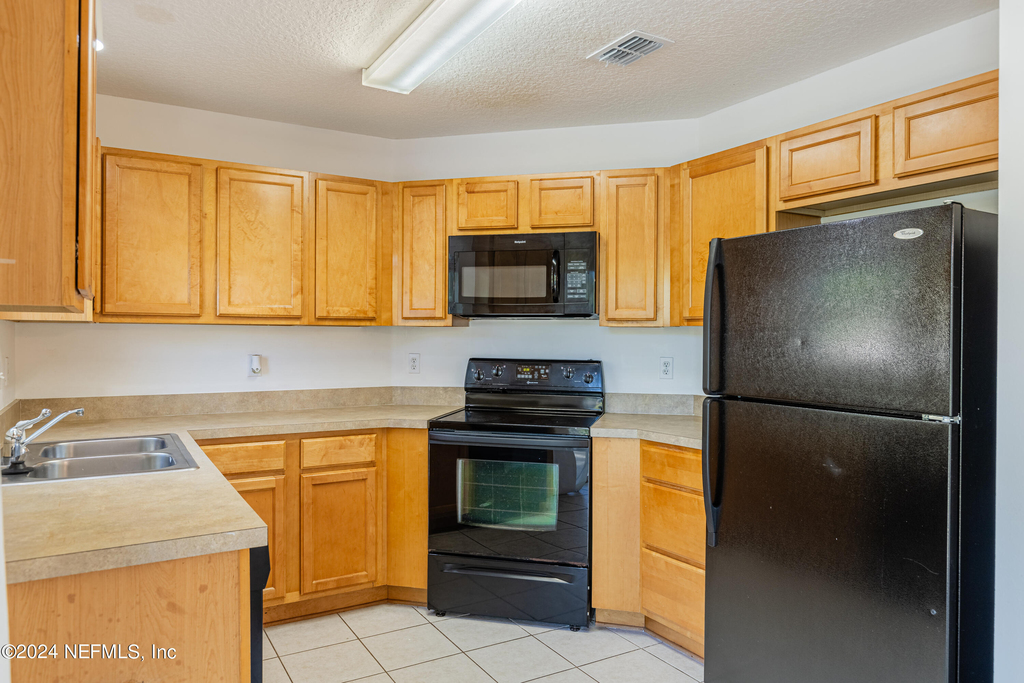 1630 Vineland Circle - Photo 14