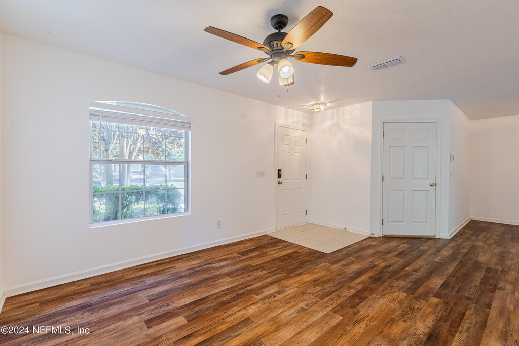 1630 Vineland Circle - Photo 5