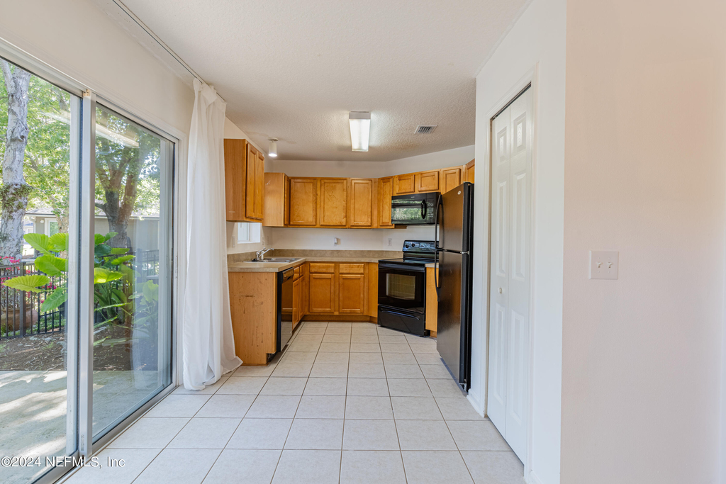 1630 Vineland Circle - Photo 13